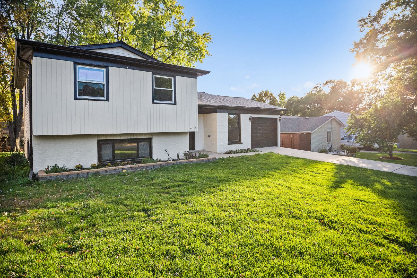615 Nolan Avenue — Glendale Heights, IL 60139