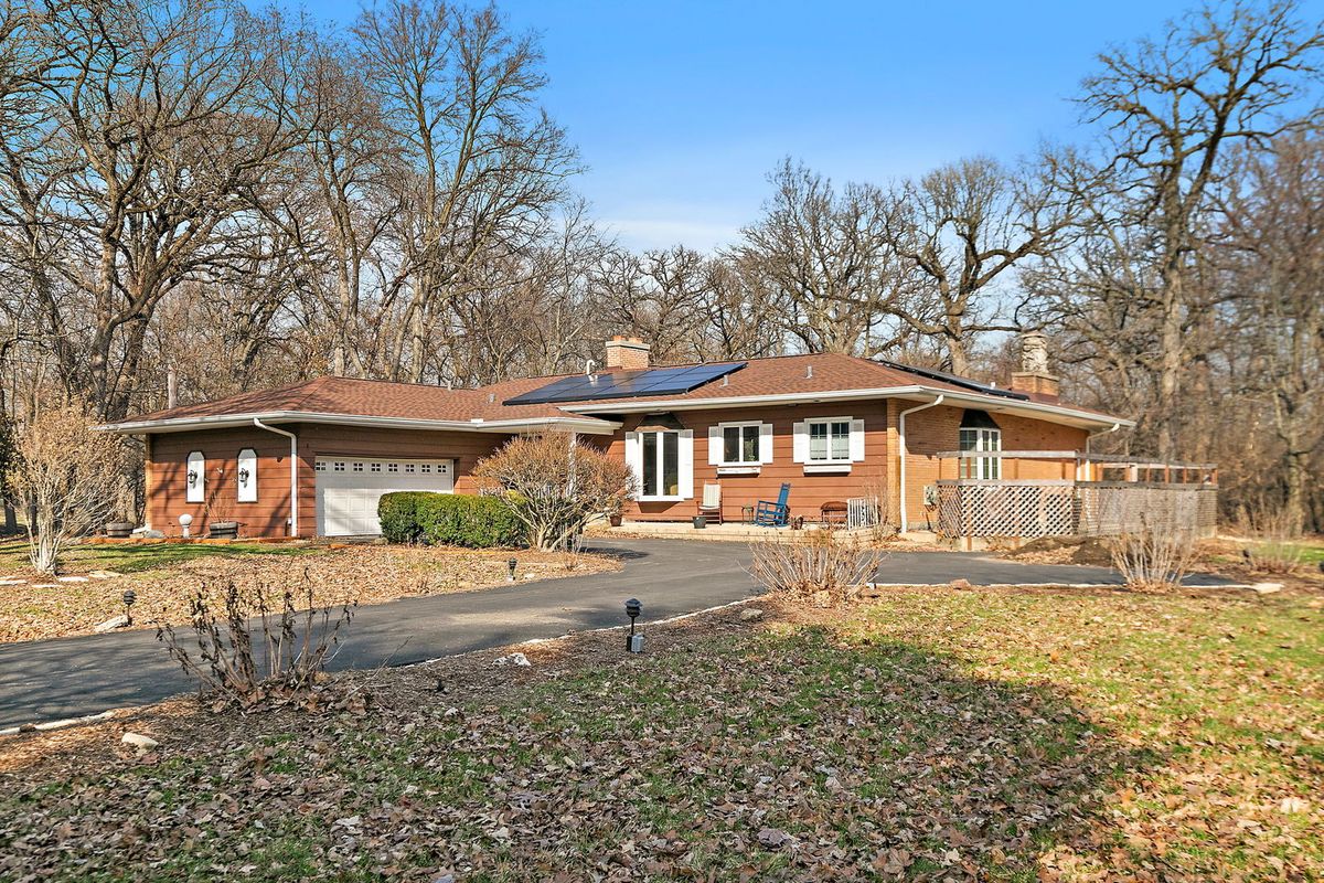 435 Forest Trail, Oak Brook, IL 60523