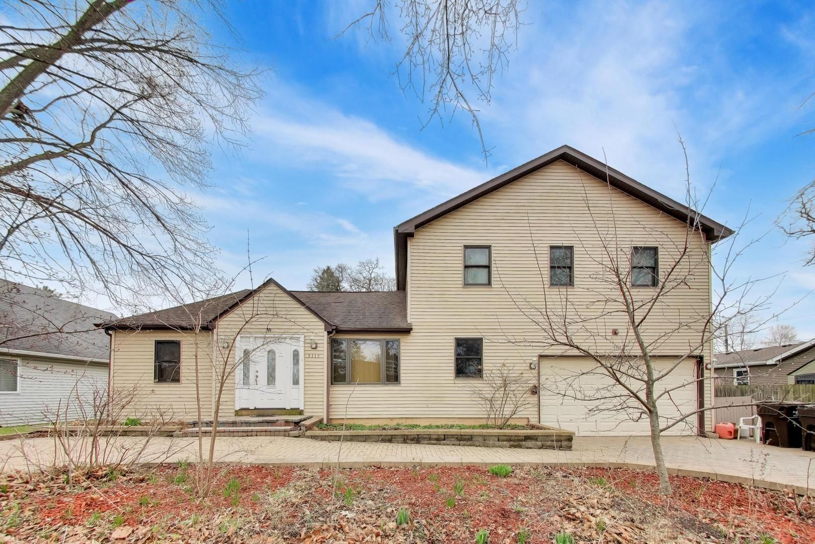 5115 Parkview Drive — Mccullom Lake, IL 60050