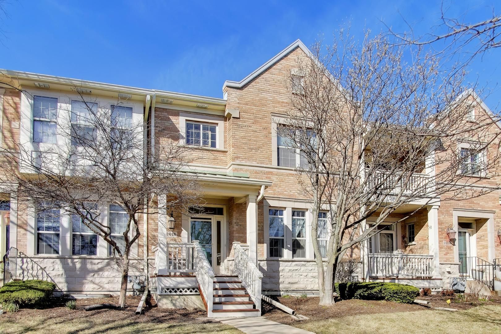 2616 Goldenrod Lane — Glenview, IL 60026