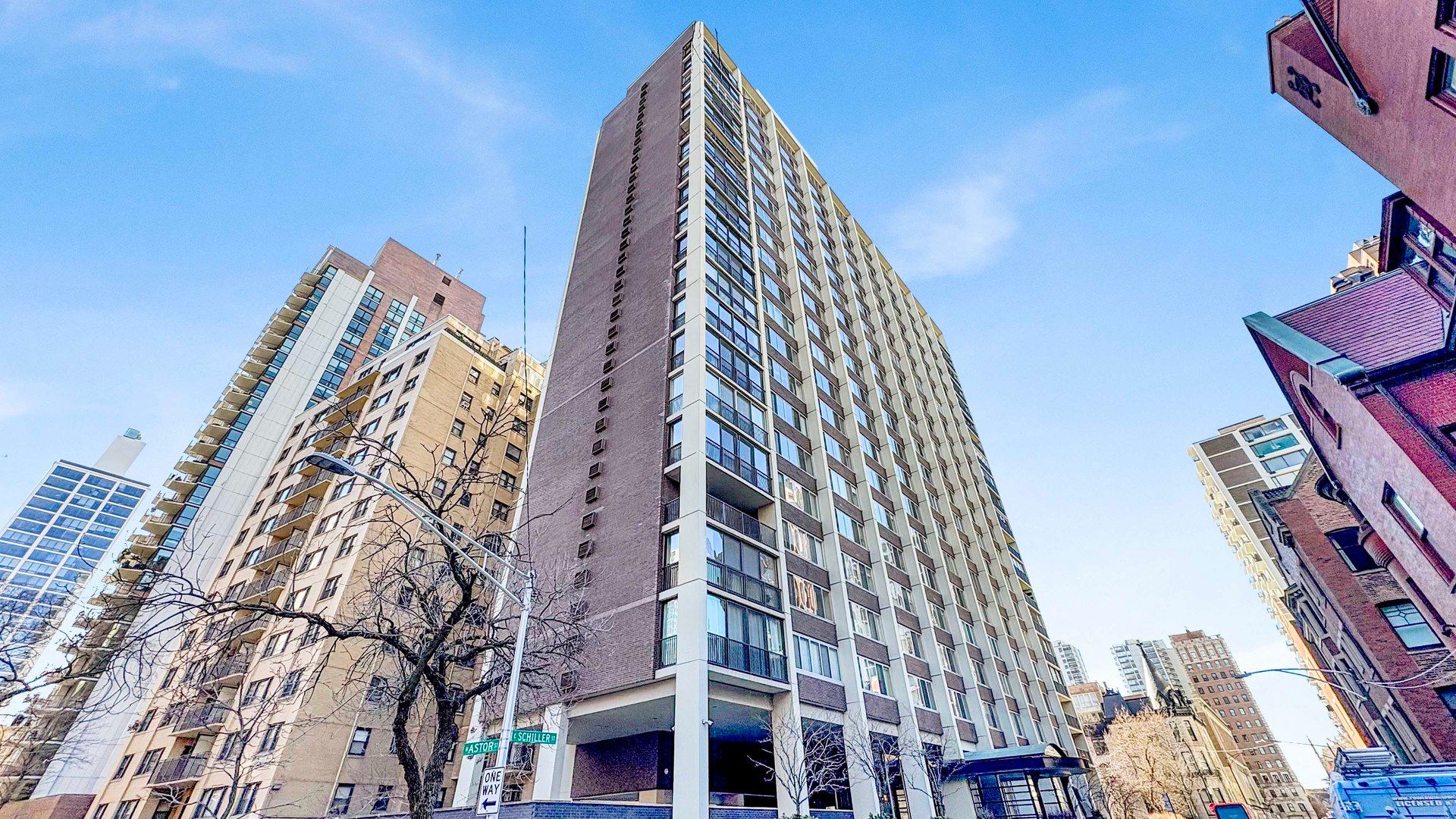 1 E Schiller Street #12A — Chicago, IL 60610