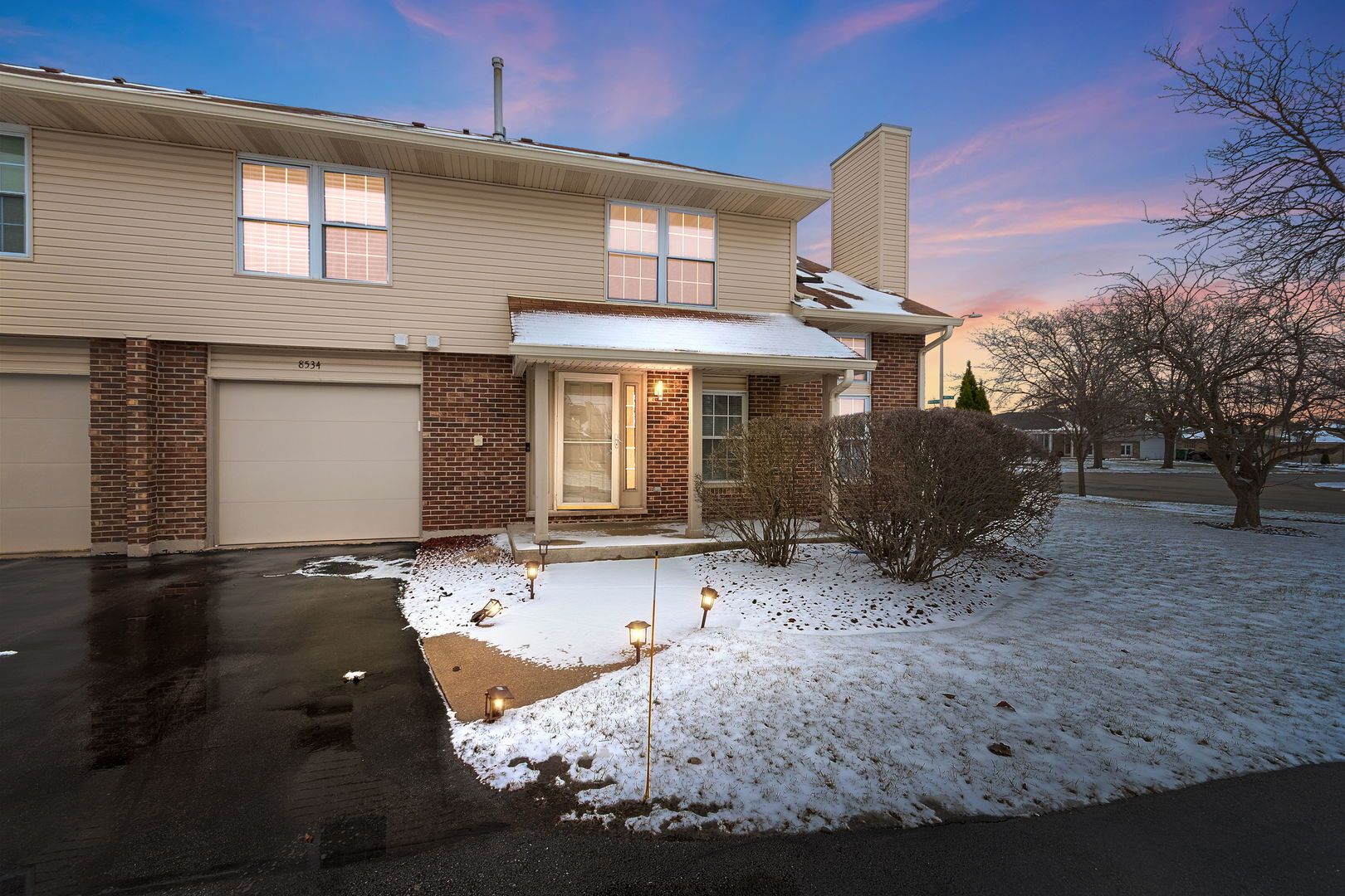 8534 Westberry Lane — Tinley Park, IL 60487