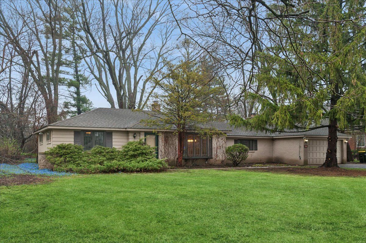 306 Lonsdale Road, Prospect Heights, IL 60070