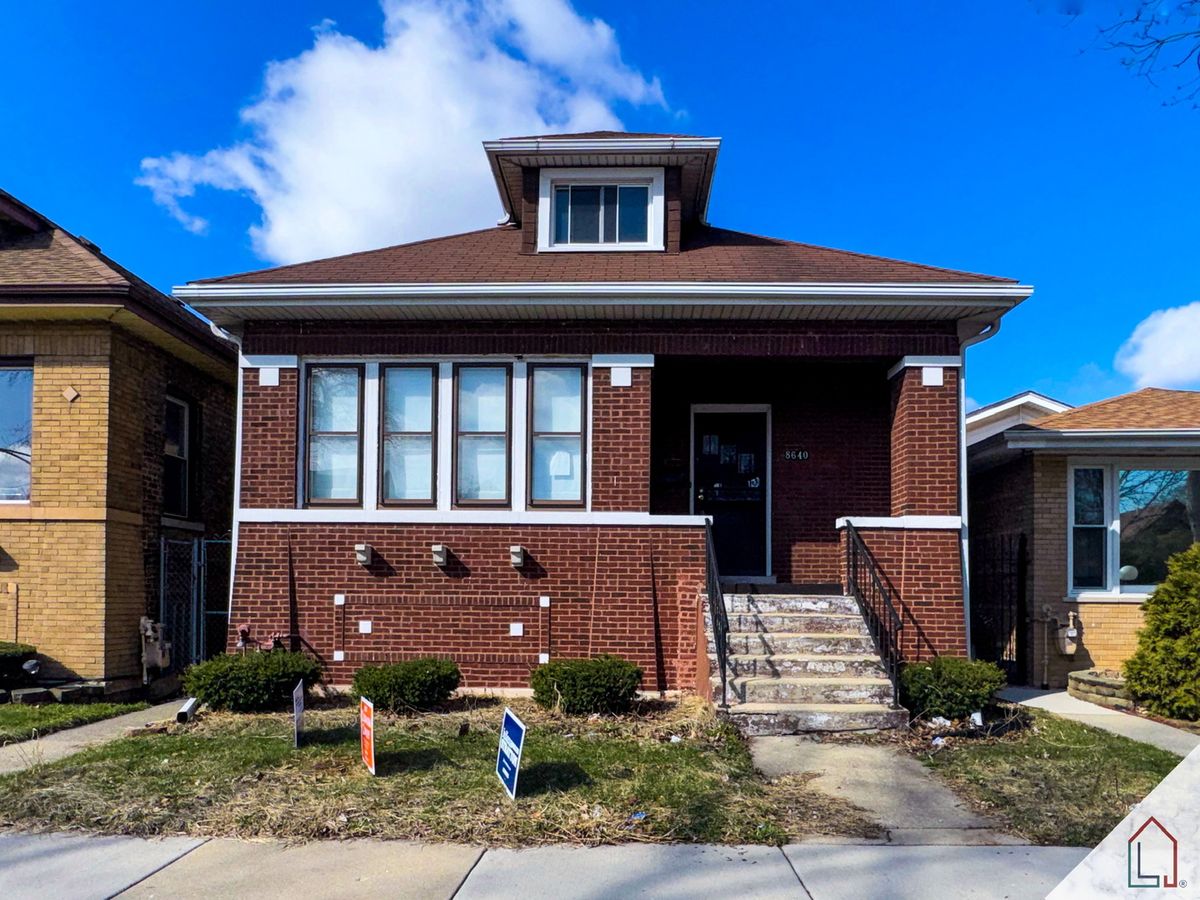 8640 Bennett Avenue, Chicago, IL 60617