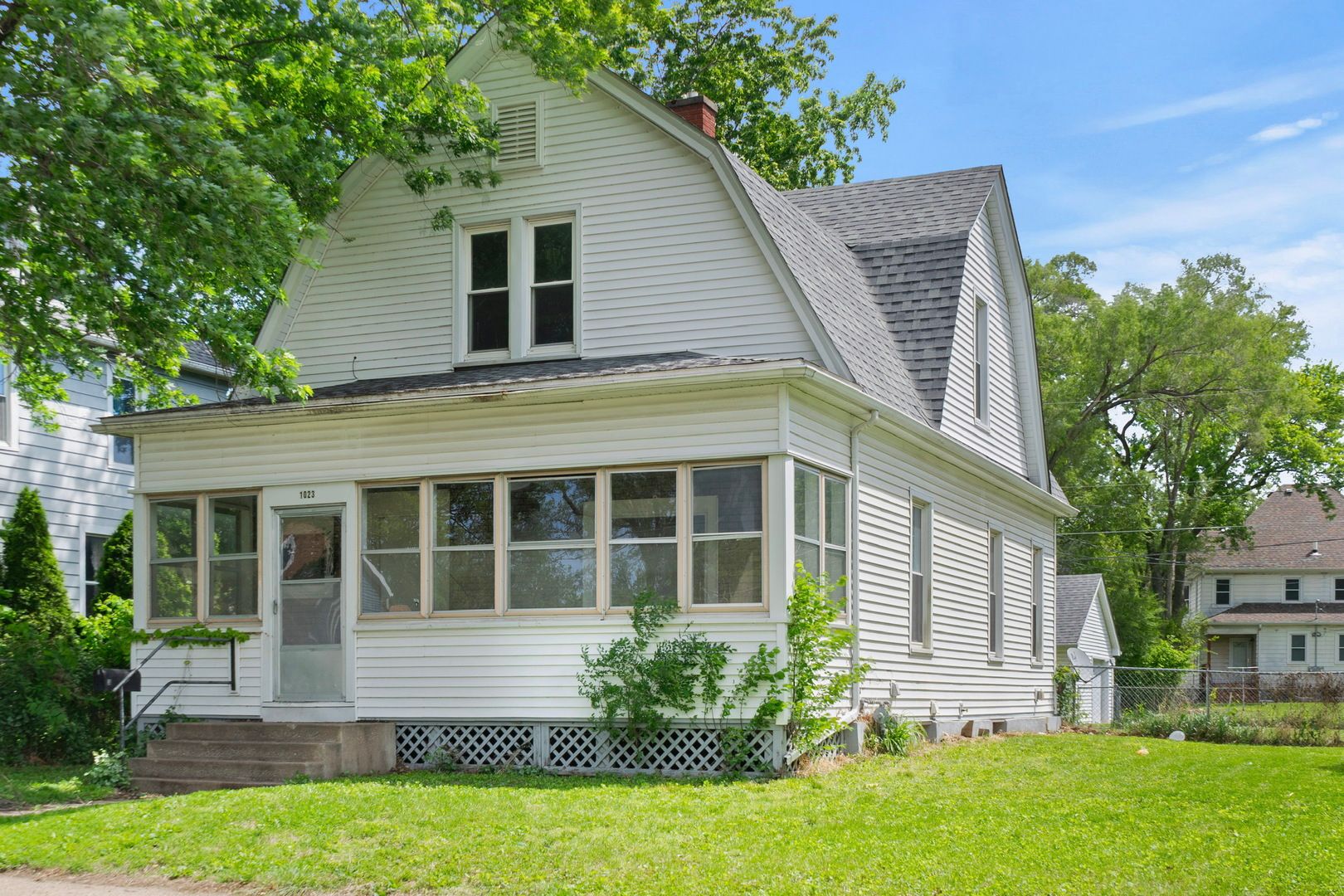 1023 16th Street — Rock Island, IL 61201