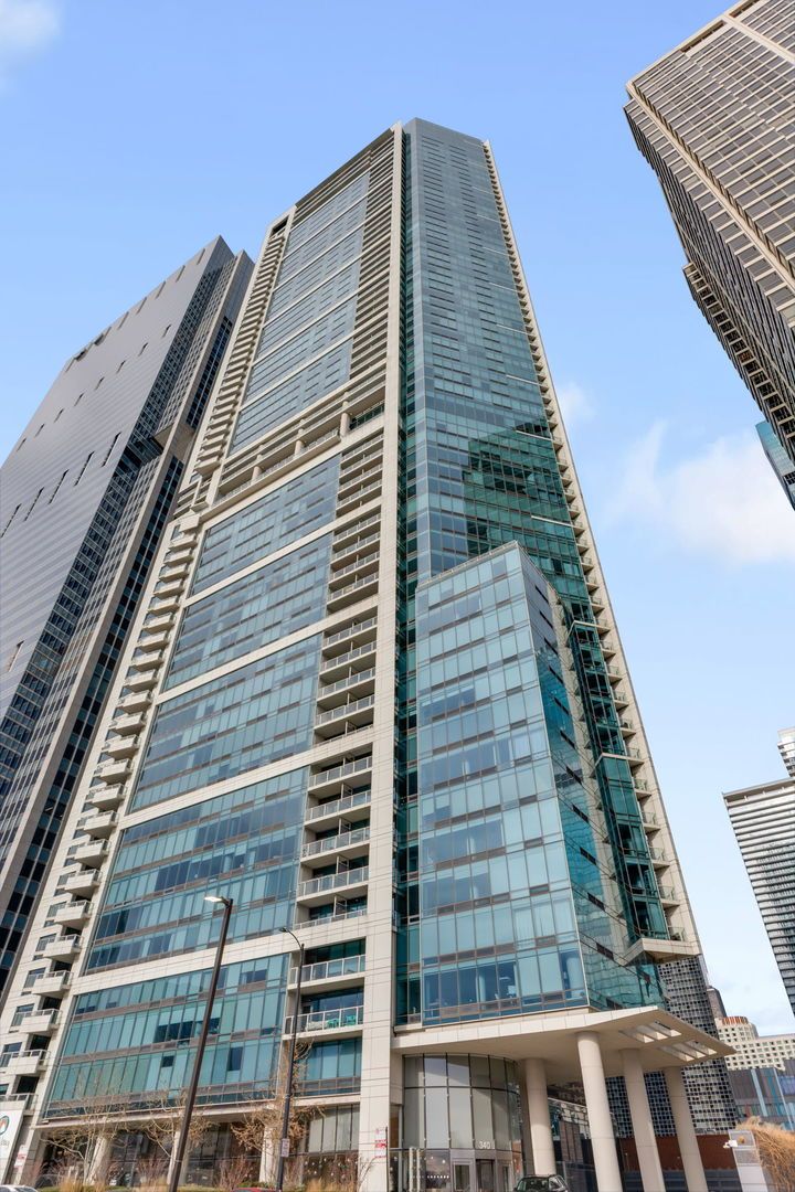 340 RANDOLPH Street, Chicago, IL 60601