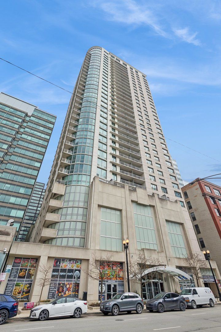 125 Jefferson Street, Chicago, IL 60661