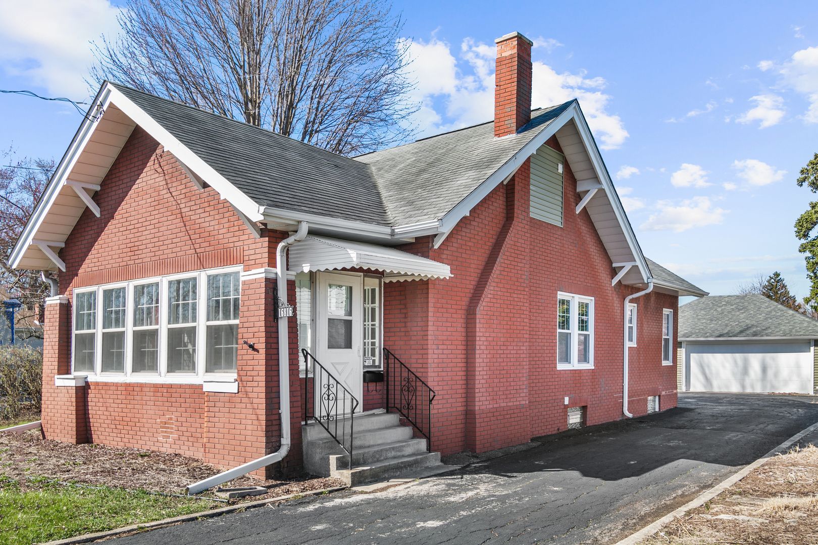 16816 S Park Avenue — South Holland, IL 60473