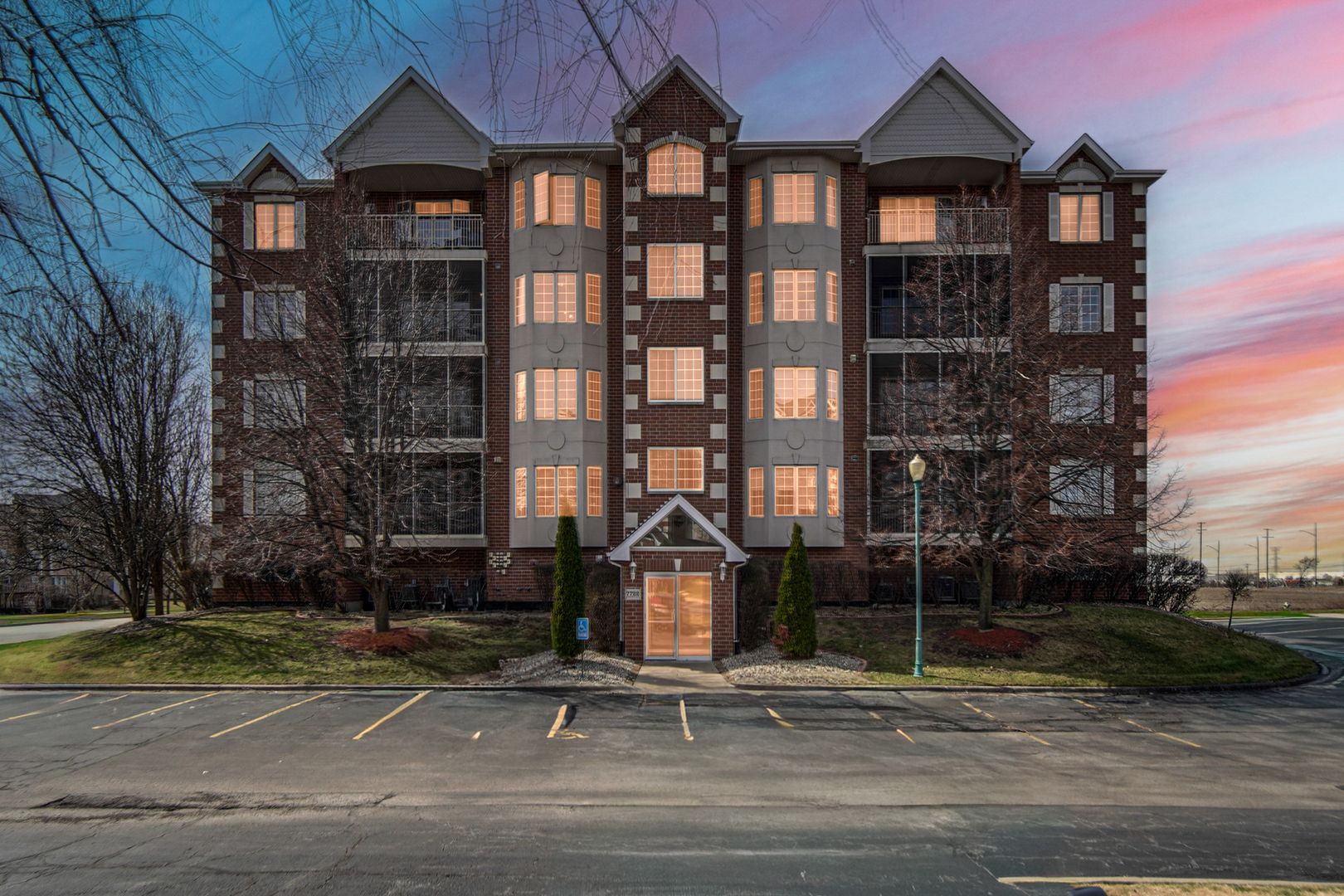 7722 Greenway Boulevard #3SE — Tinley Park, IL 60487