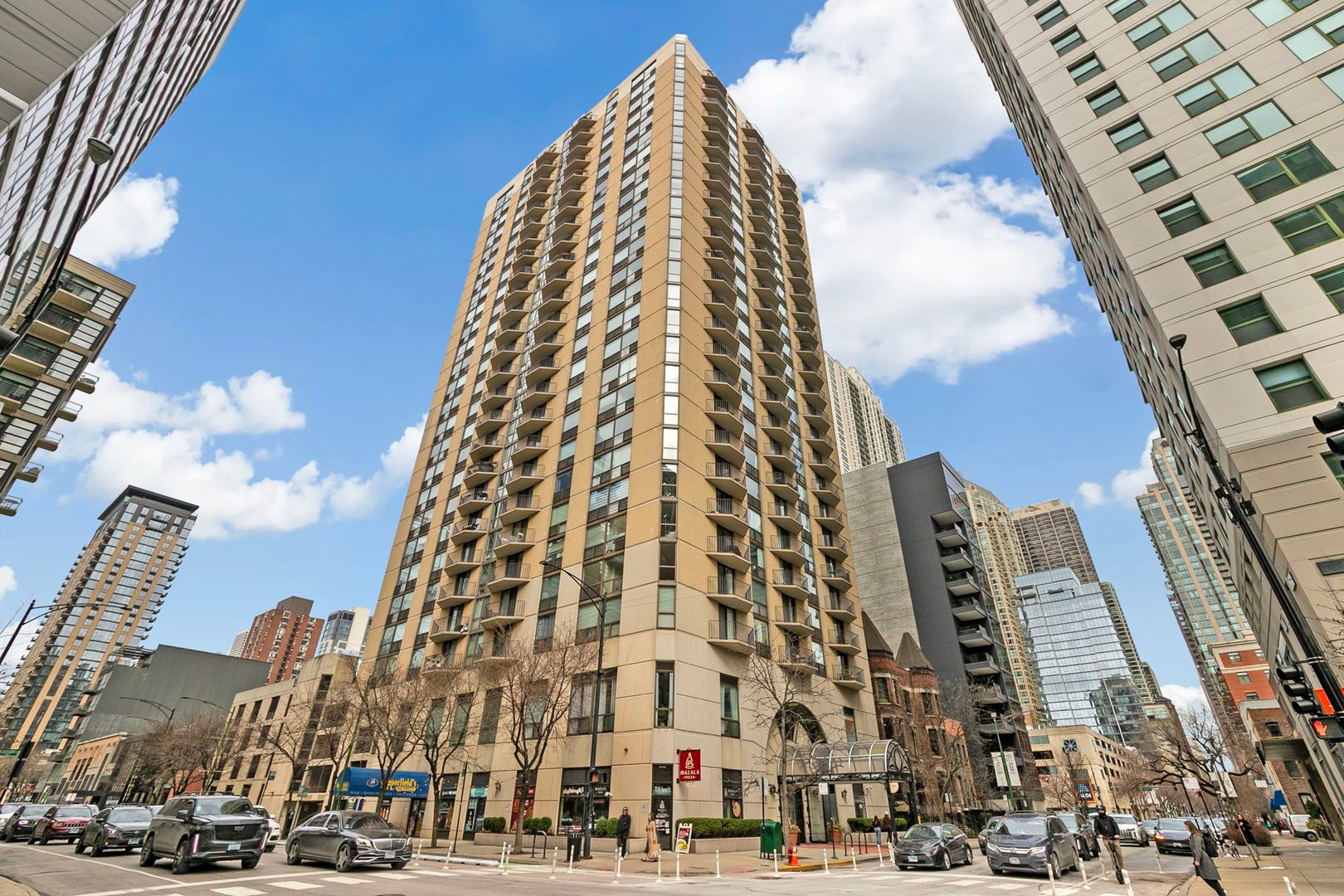 70 W Huron Street #1907 — Chicago, IL 60654