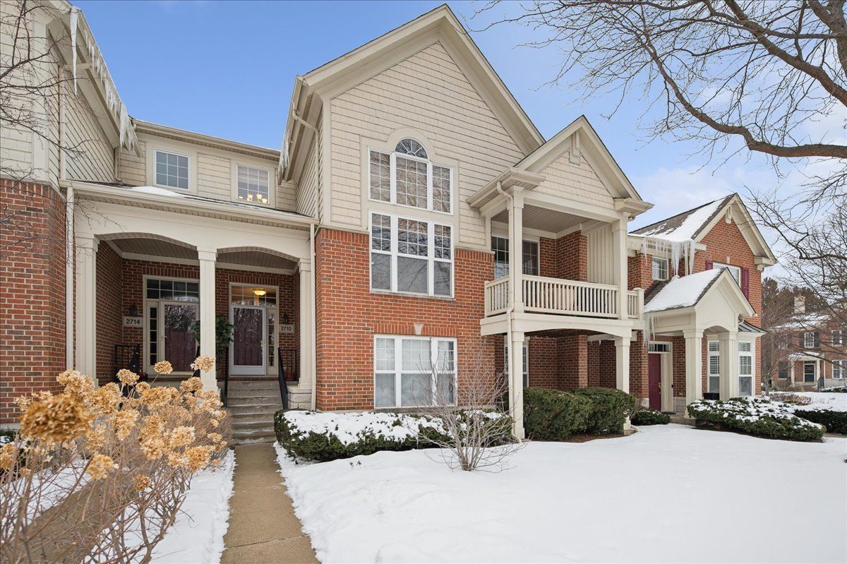2710 Langley Circle — Glenview, IL 60025
