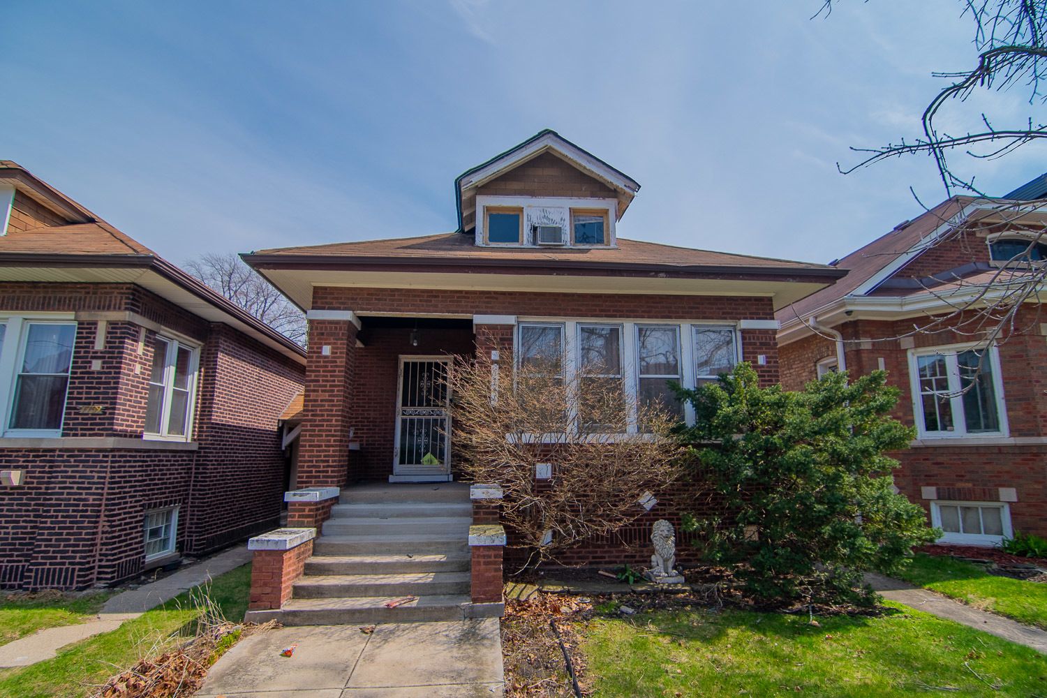 7741 S CHAPPEL Avenue — Chicago, IL 60649