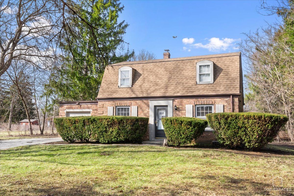 304 E Camp Mcdonald Road — Prospect Heights, IL 60070