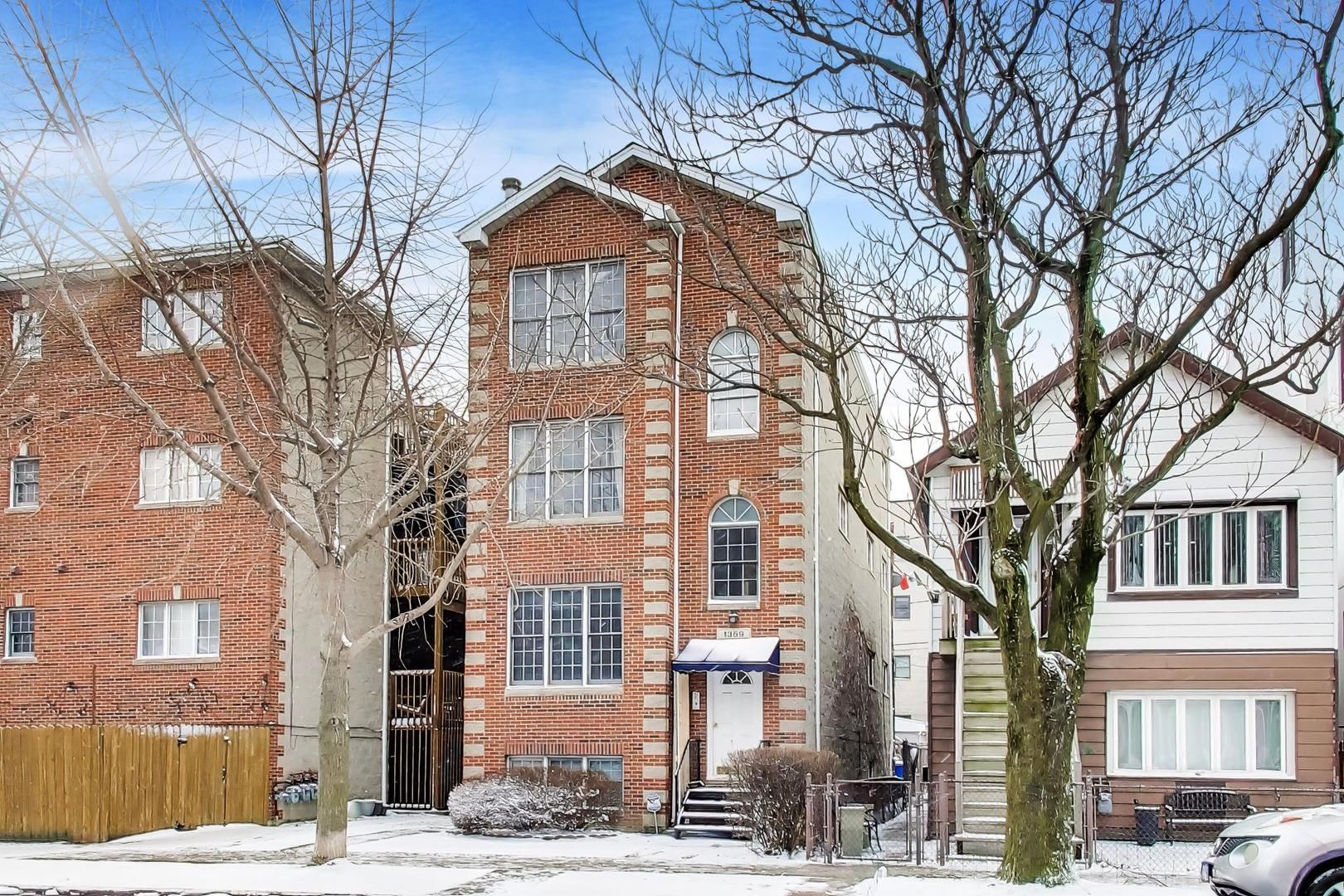 1359 W Hubbard Street #1 — Chicago, IL 60642