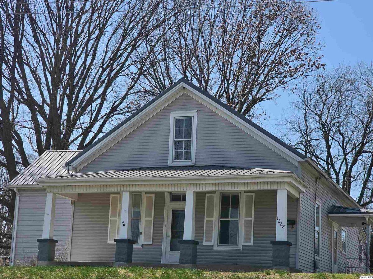 1228 12th Street, Quincy, IL 62301