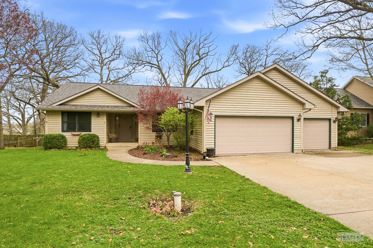 27 Hickory Loop Drive, Sandwich, IL 60548