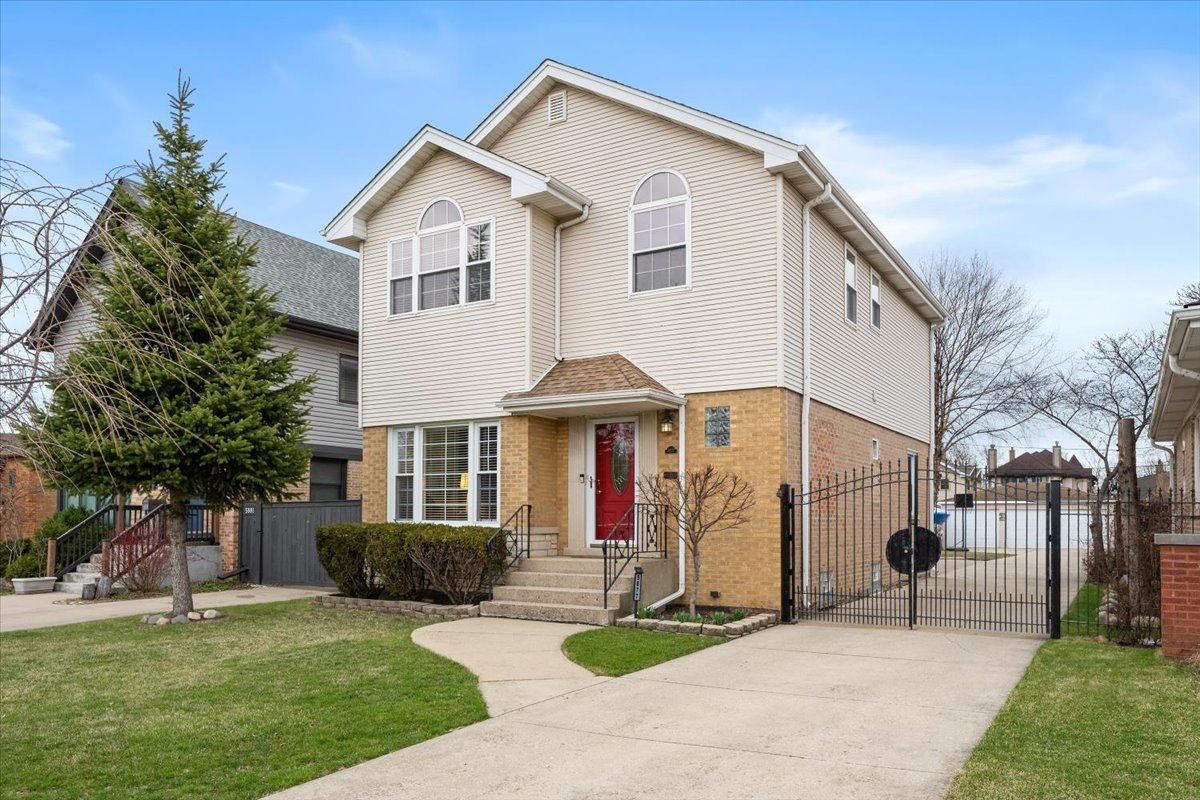 5877 N Central Avenue — Chicago, IL 60646