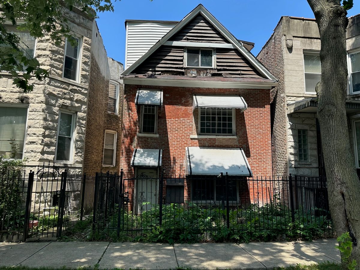 3830 Fillmore Street, Chicago, IL 60624