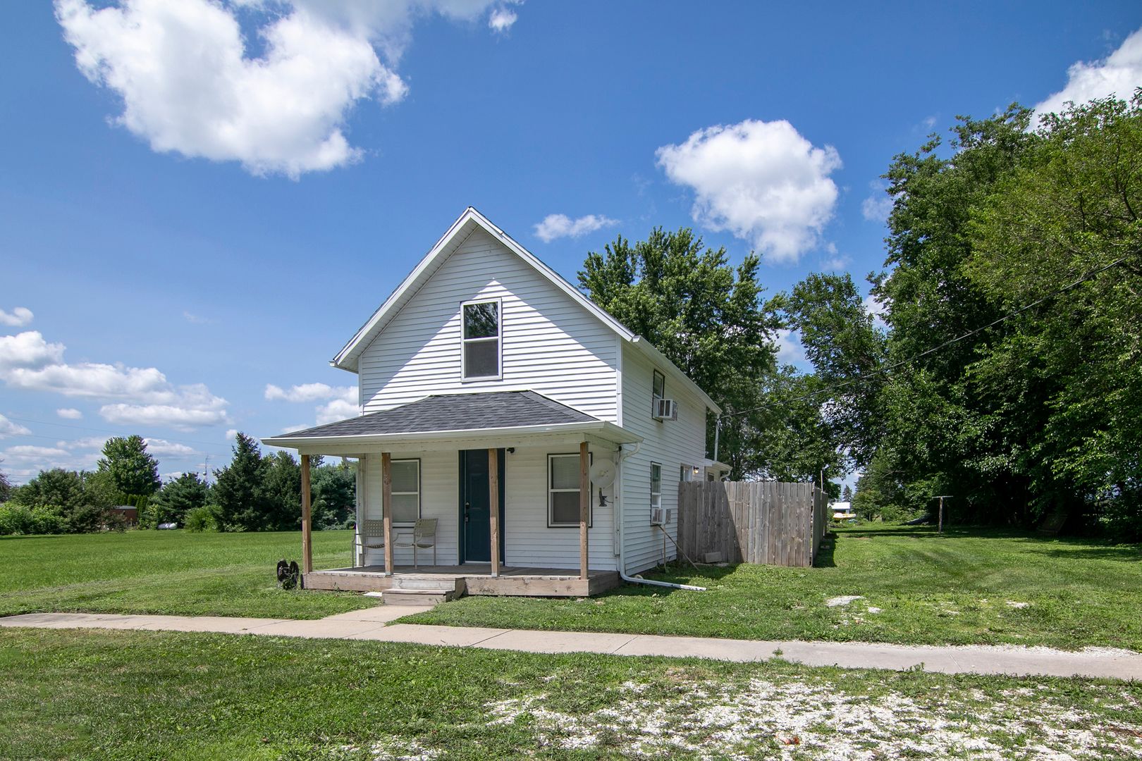1506 E 2710N Road — Clifton, IL 60927
