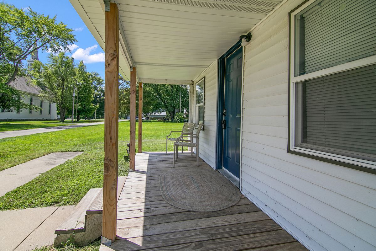 1506 E 2710N Road, Clifton, IL 60927