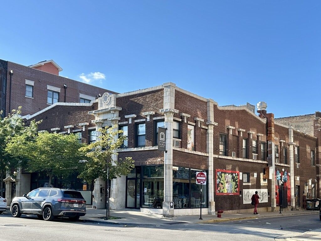 1136 Wilson Avenue, Chicago, IL 60640