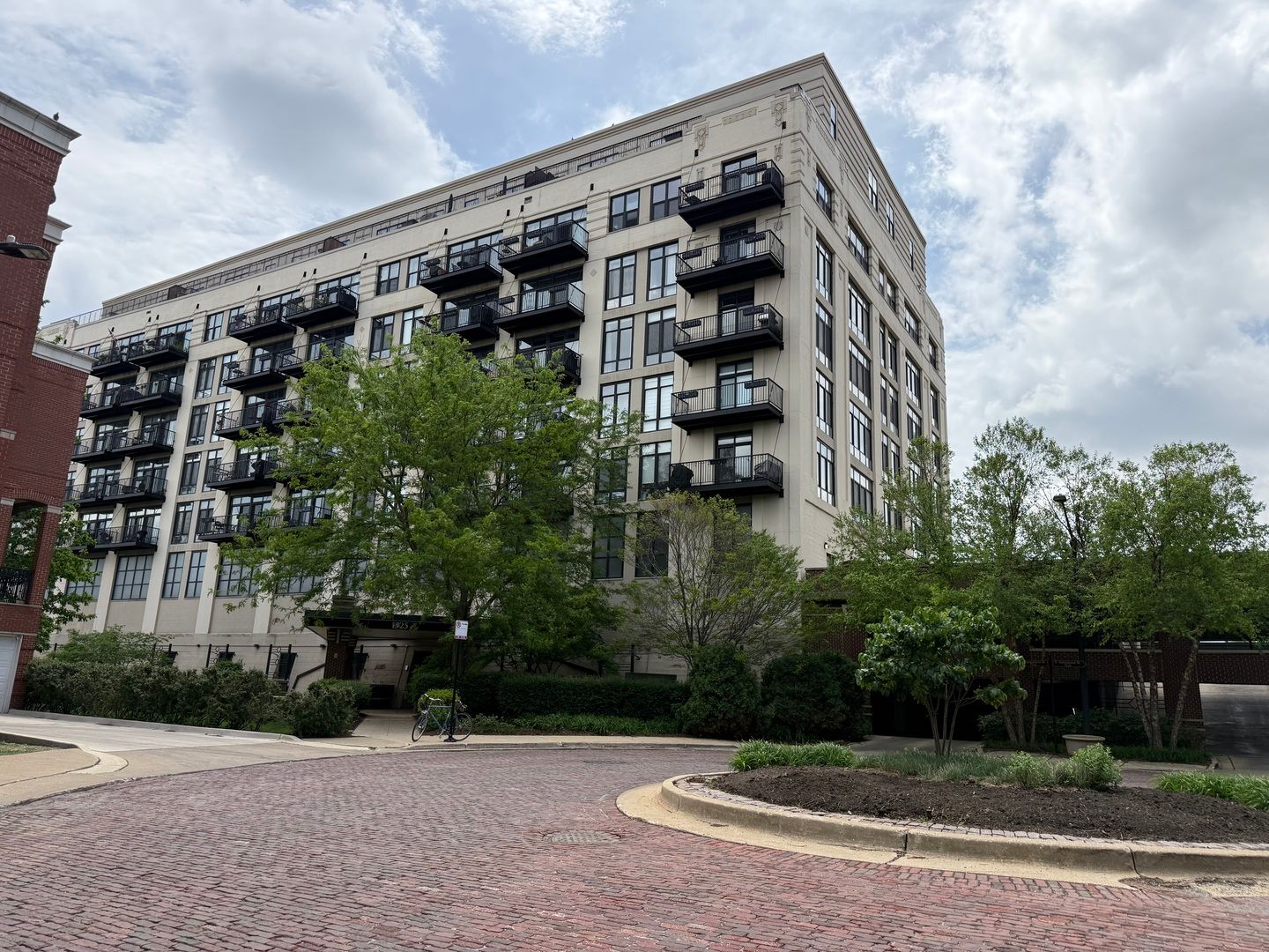 1525 S Sangamon Street #414 — Chicago, IL 60608