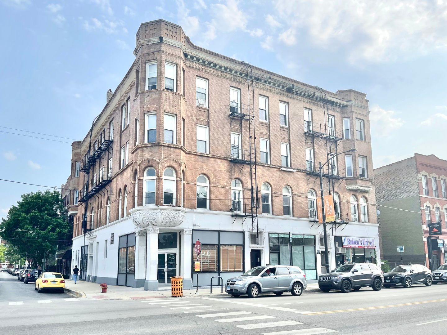 1355 W Chicago Avenue #CS — Chicago, IL 60642