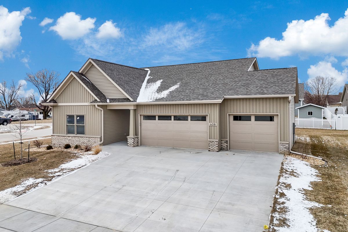 608 Kevin Road, Blue Grass, IA 52726