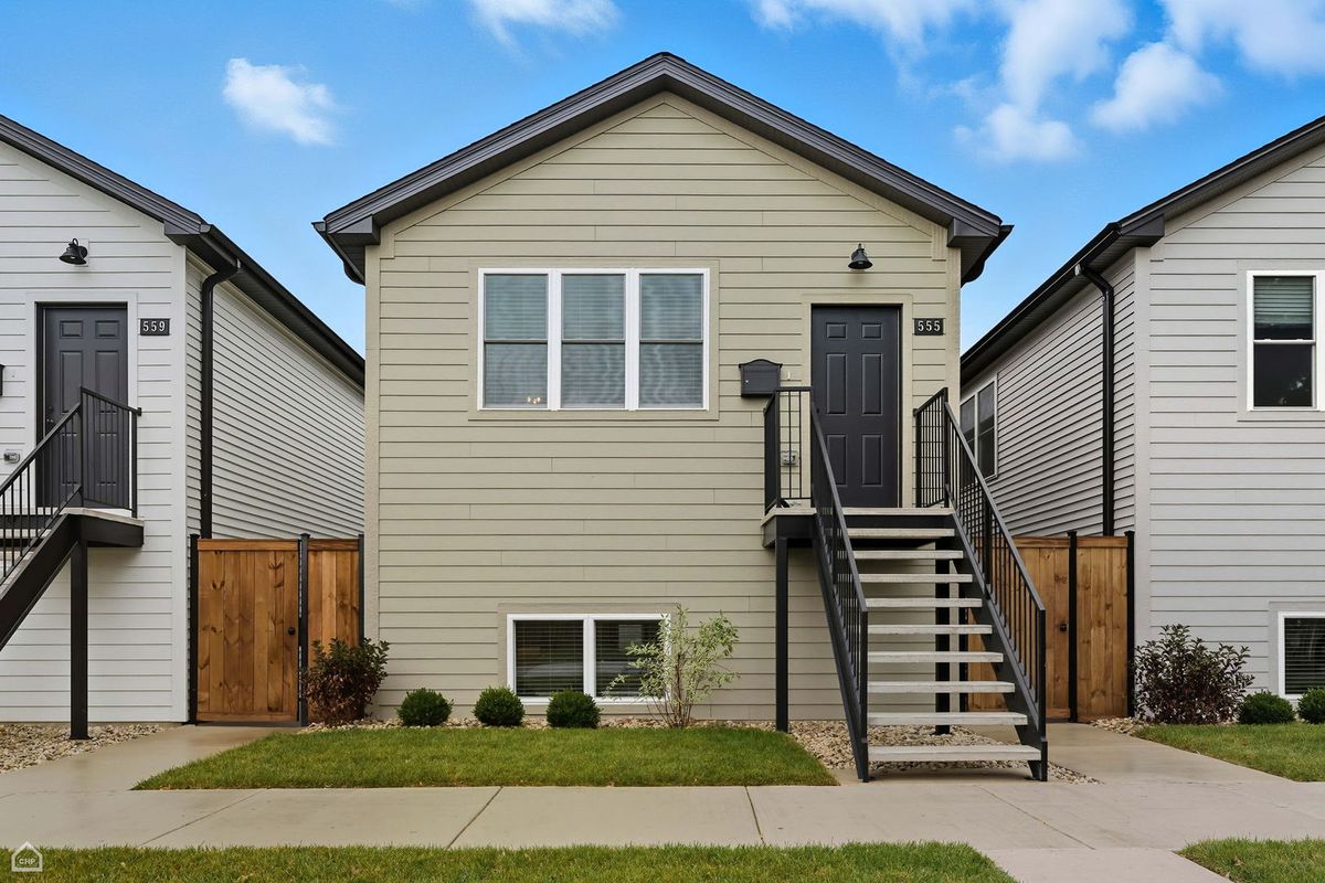 555 Springfield Avenue, Chicago, IL 60624