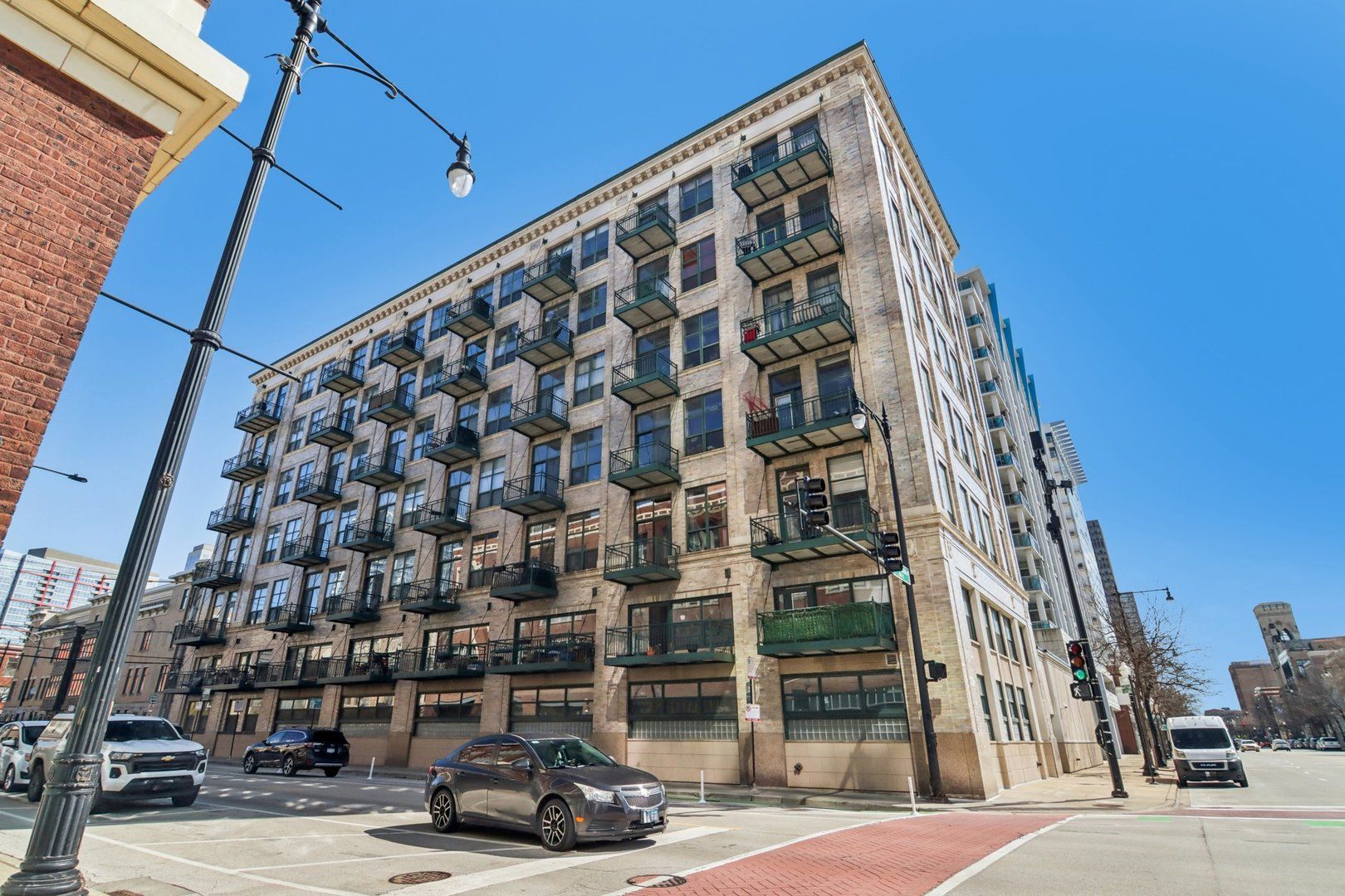 1801 S Michigan Avenue #505 — Chicago, IL 60616
