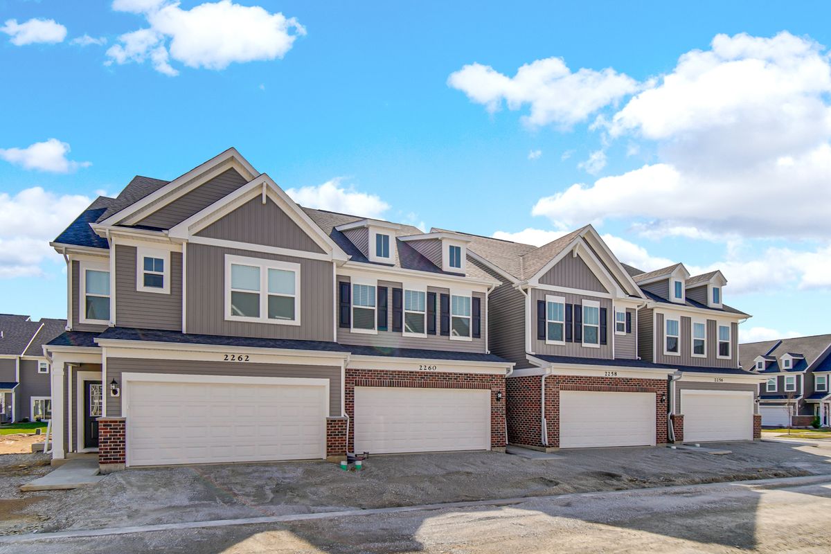 2260 Horseshoe Circle, Naperville, IL 60564