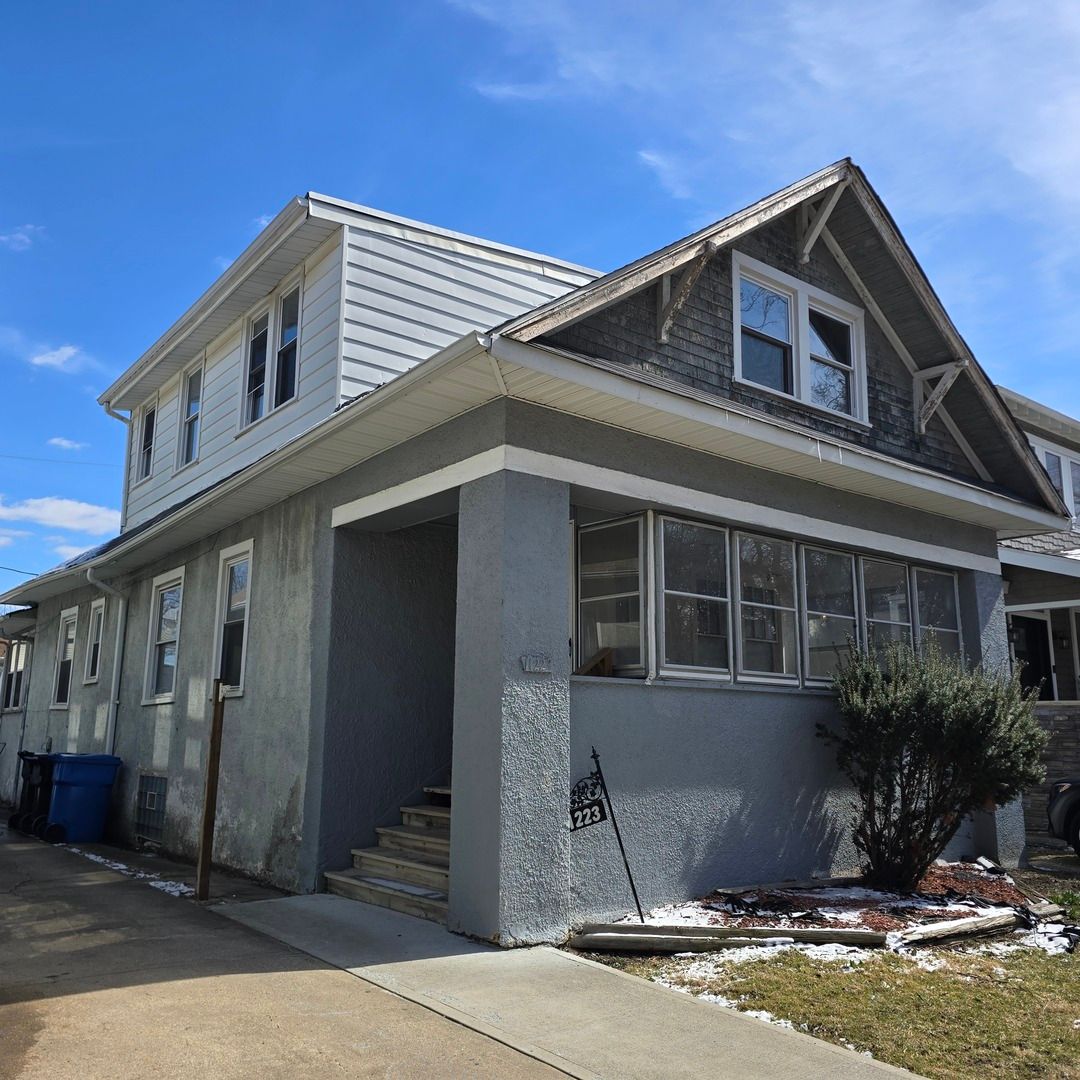 11223 S Longwood Drive — Chicago, IL 60643