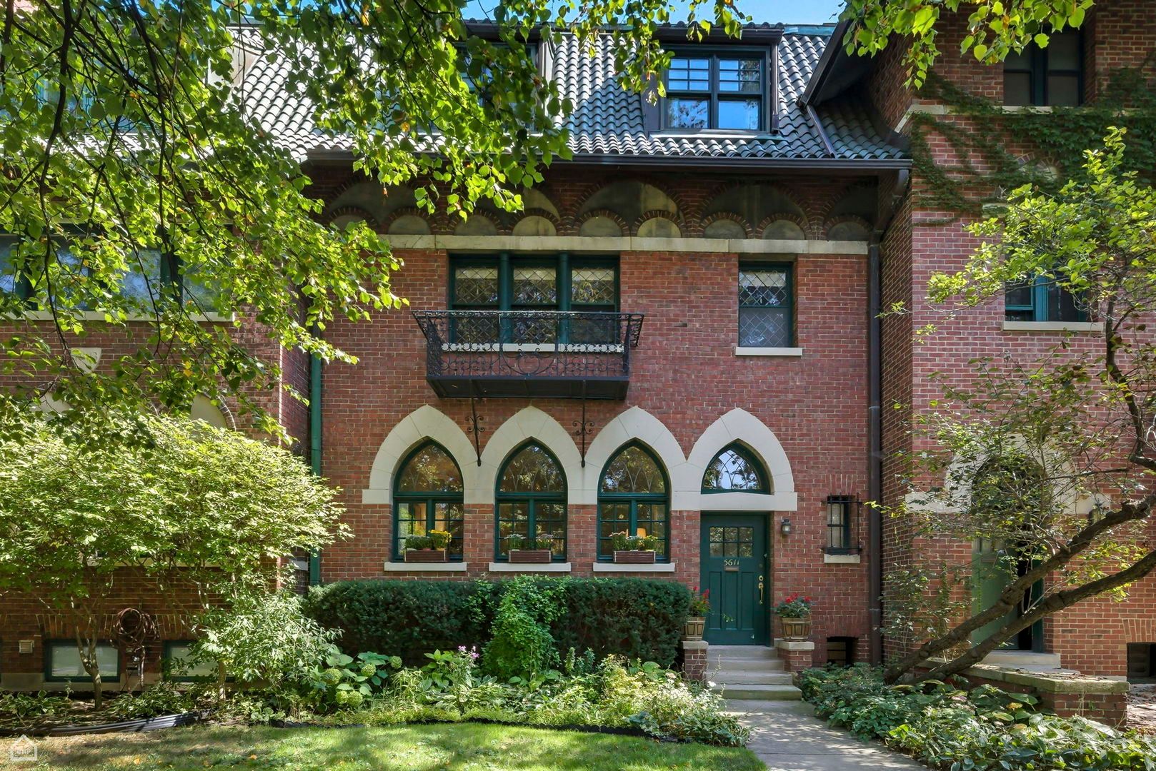 5611 S Kenwood Avenue — Chicago, IL 60637