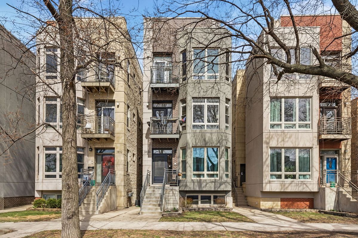 3850 Wrightwood Avenue, Chicago, IL 60647