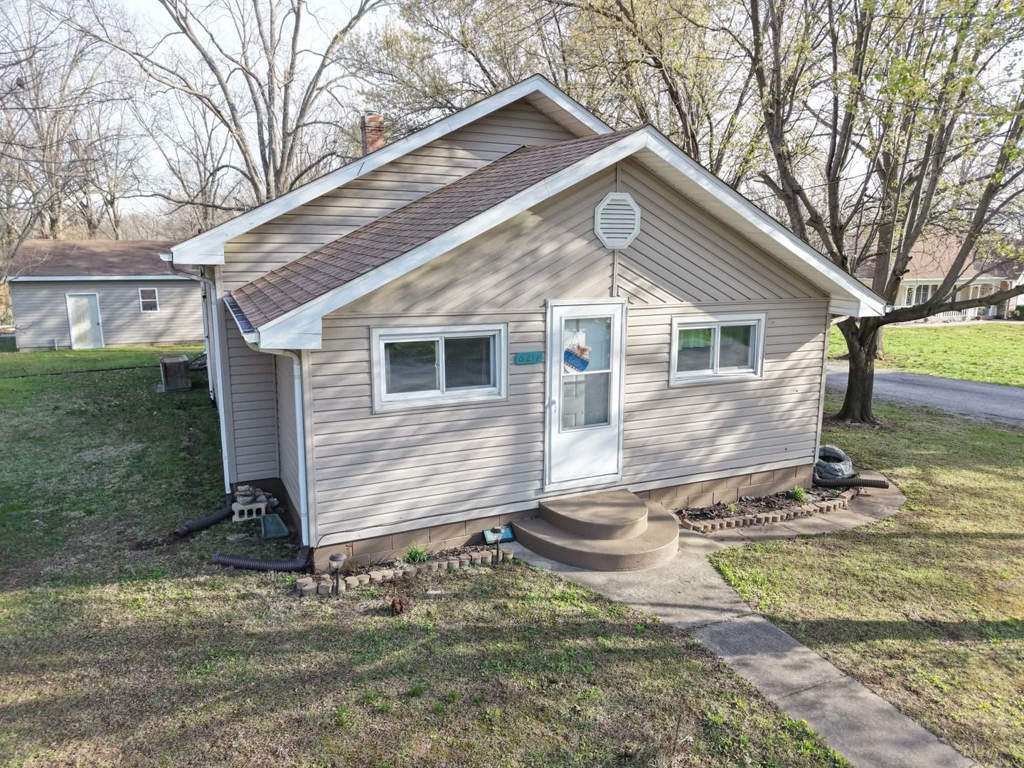 6217 Washington Street — Mulkeytown, IL 62865