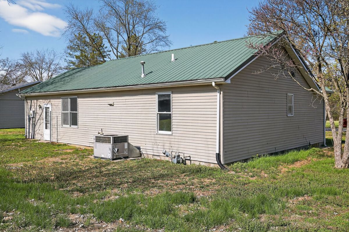 109 Illini Court, Vienna, IL 62995