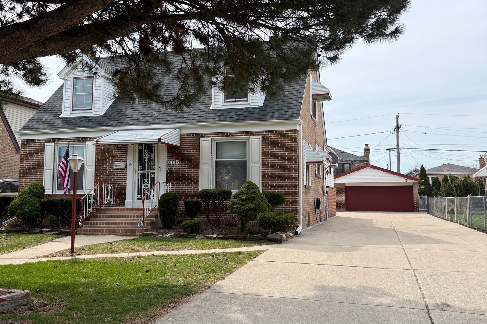 7445 W Winona Street — Harwood Heights, IL 60706