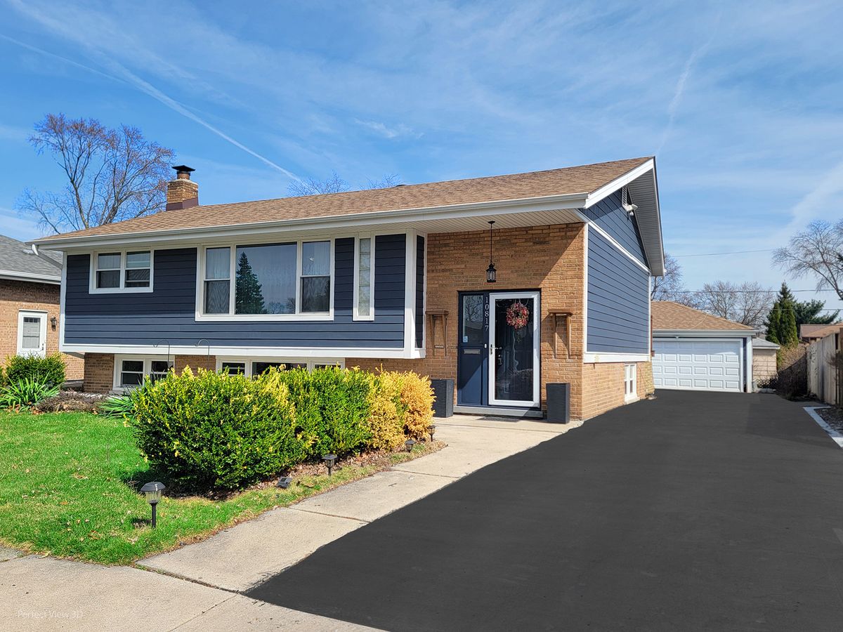 10817 Oak Park Avenue, Worth, IL 60482