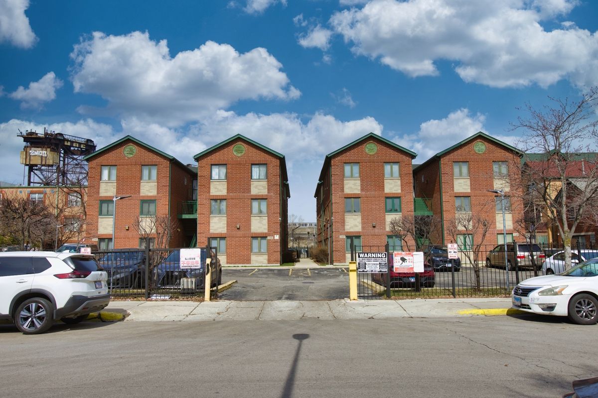 2148 China Place, Chicago, IL 60616