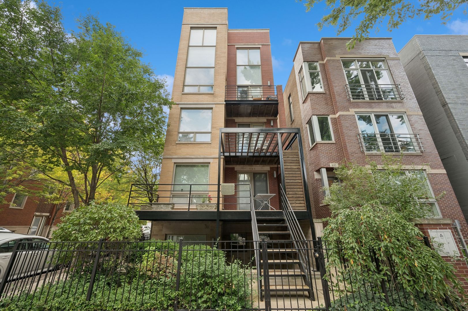 885 N Hermitage Avenue #C — Chicago, IL 60622