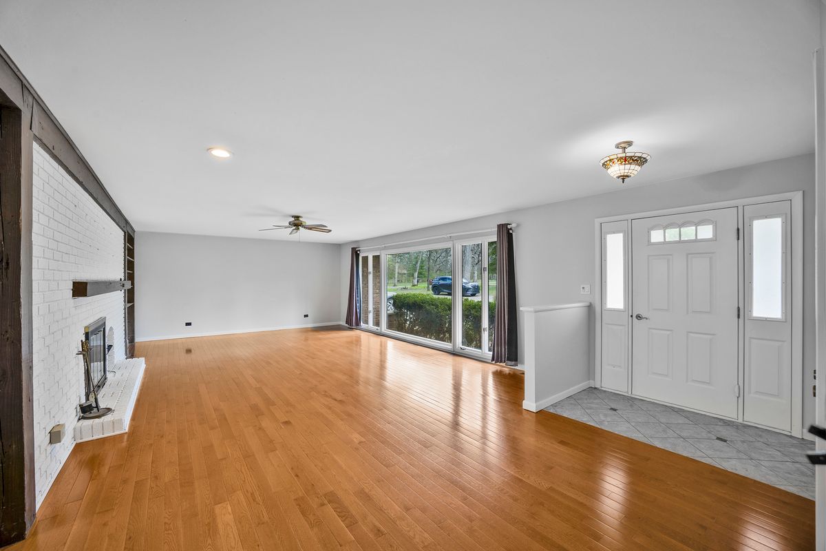 5514 N 13000 E Road, Momence, IL 60954