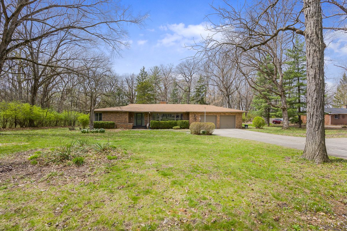 5514 N 13000 E Road, Momence, IL 60954