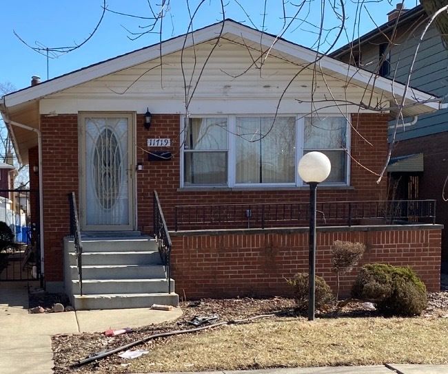11719 S Laflin Street — Chicago, IL 60643