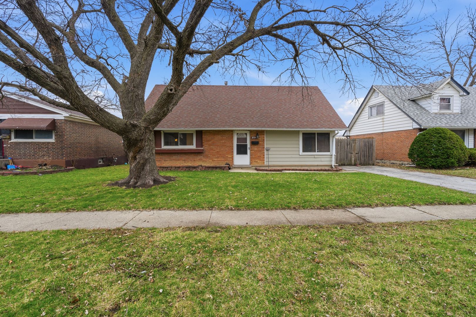 3924 167TH Place — Country Club Hills, IL 60478