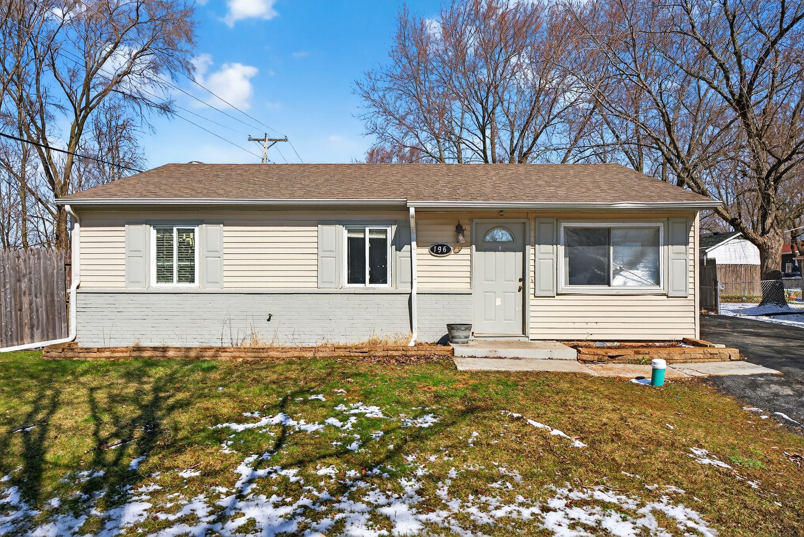 196 Hadleigh Road — Bolingbrook, IL 60440