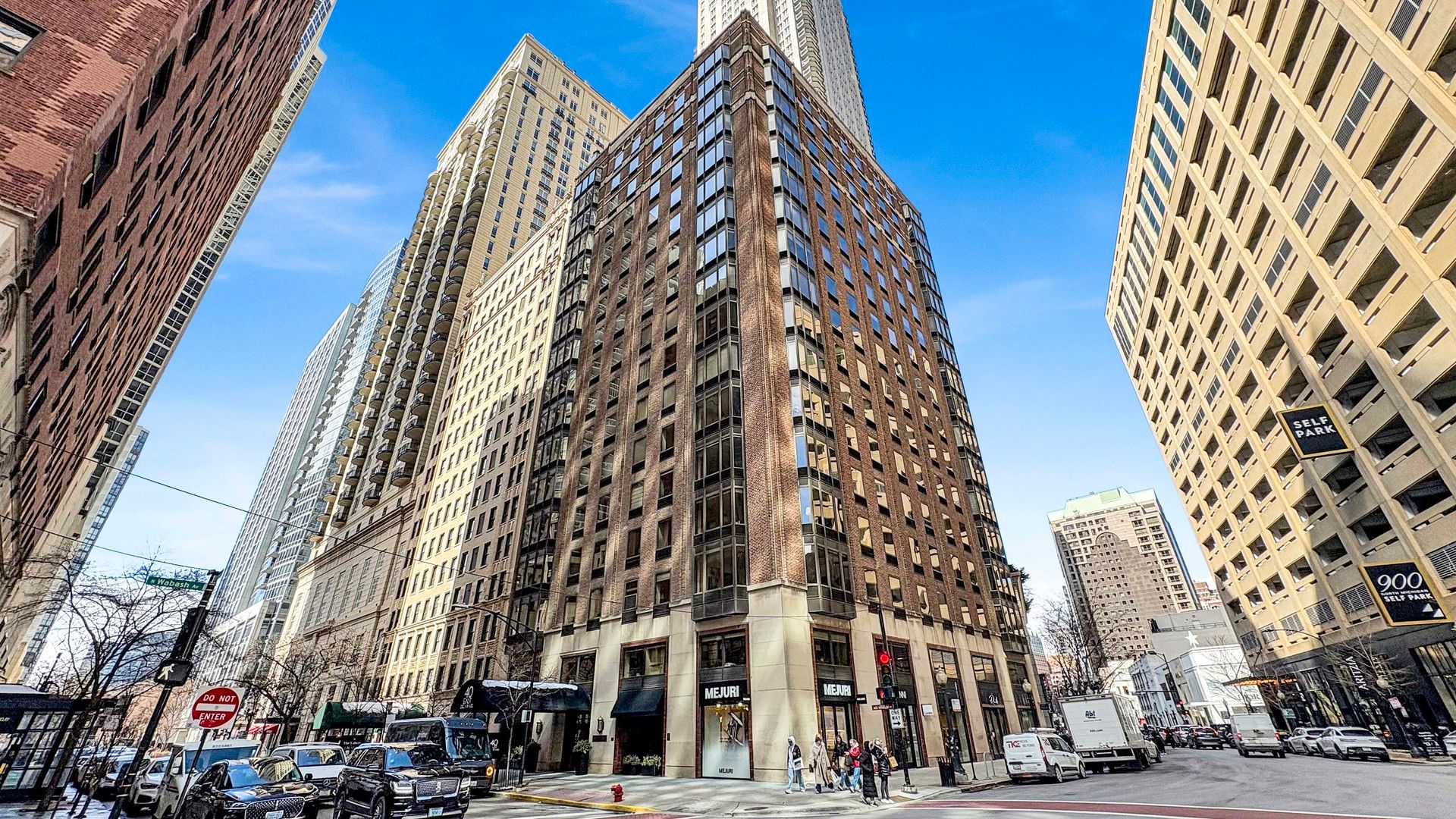 40 E Delaware Place #1701 — Chicago, IL 60611