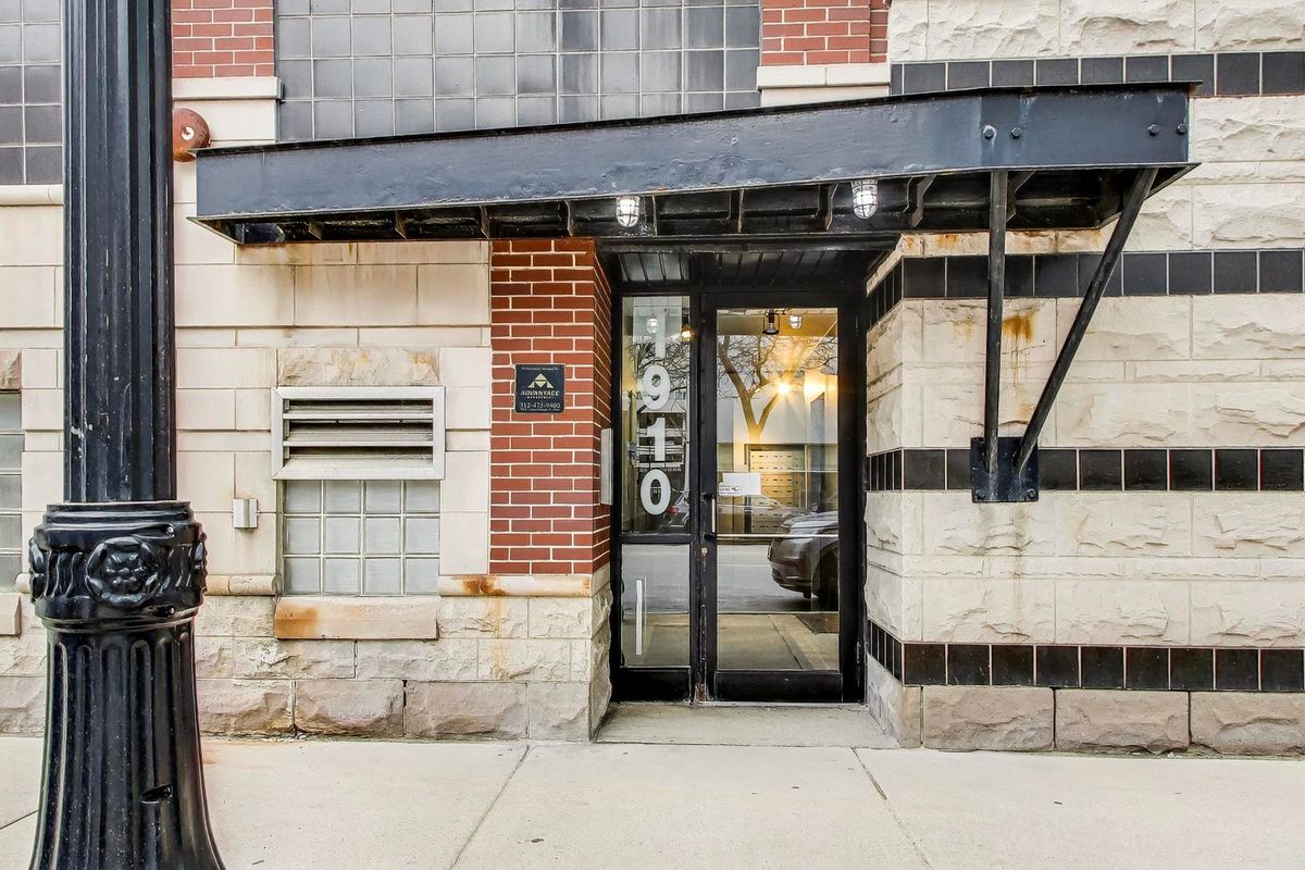 1910 Michigan Avenue, Chicago, IL 60616