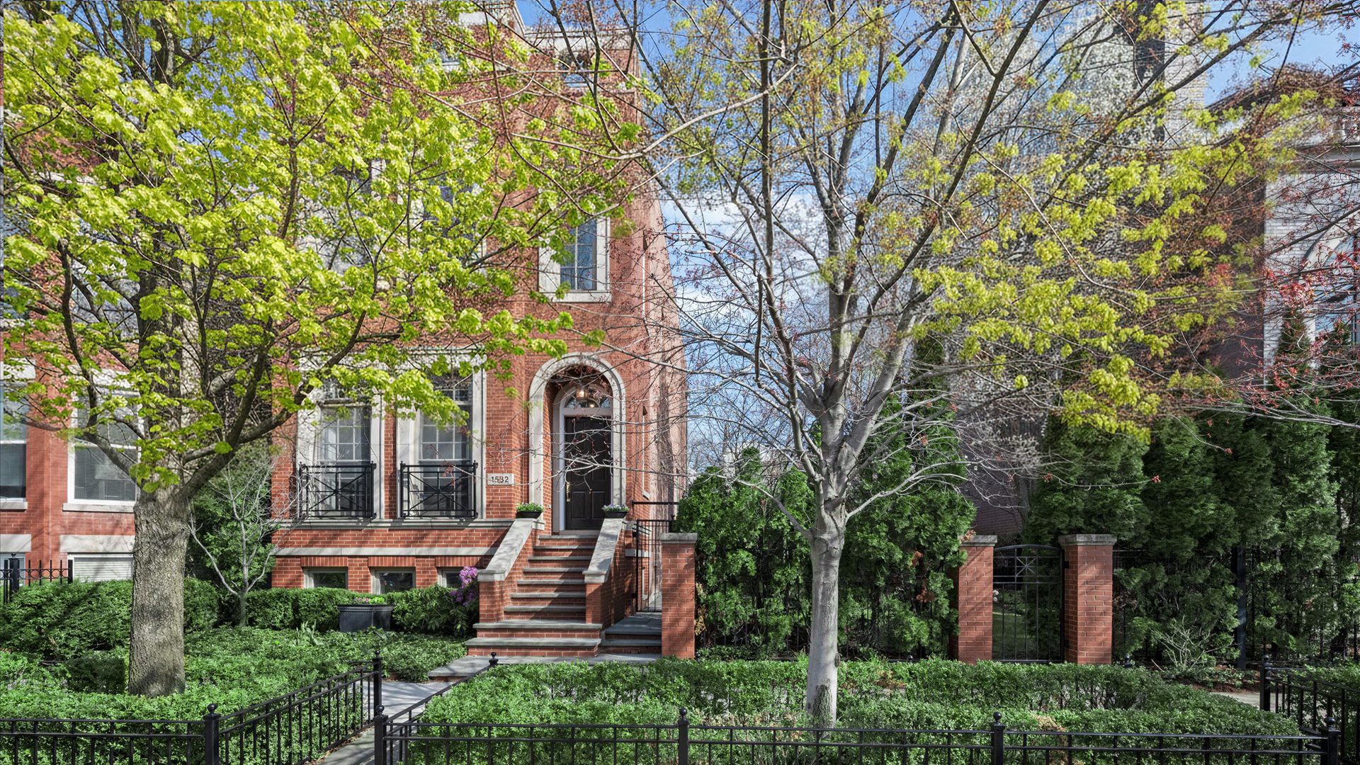 1532 W George Street — Chicago, IL 60657