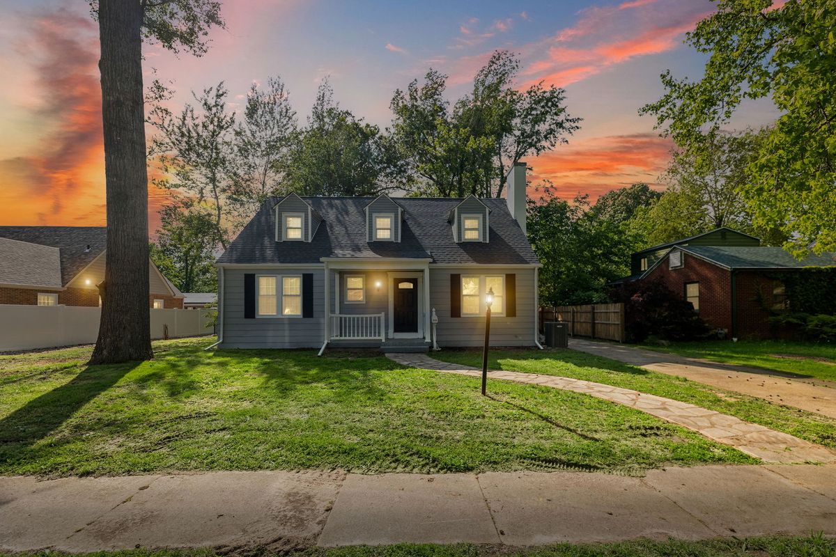 418 Cedar Street, Centralia, IL 62801