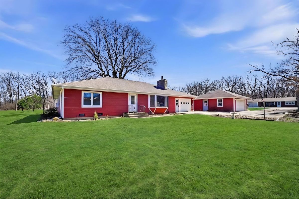 2594 1069th Road, Ottawa, IL 61350